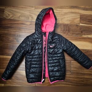 Nike Kids Puffer Jacket in Black and Pink  5/6